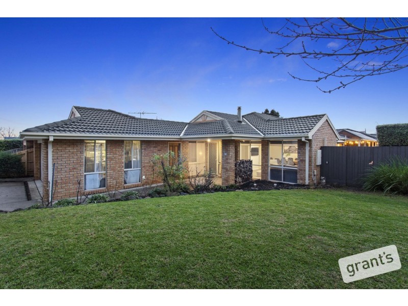 13 Mayfair Crescent, Narre Warren VIC 3805