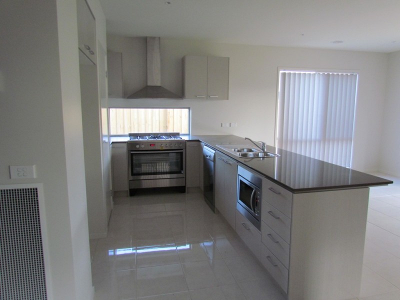 25 Frankland Street, Clyde North VIC 3978