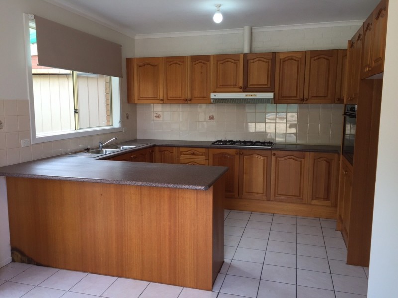 1 Leigh Drive, Pakenham VIC 3810