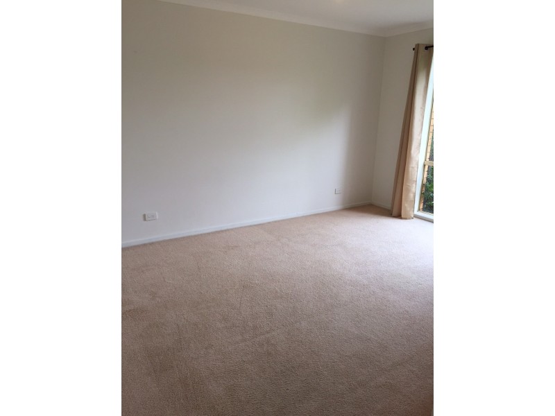 1 Leigh Drive, Pakenham VIC 3810