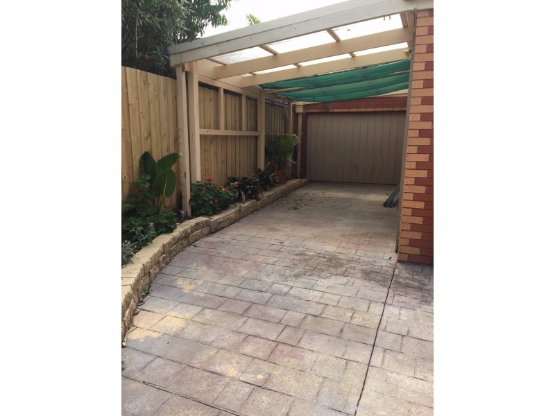 1 Leigh Drive, Pakenham VIC 3810