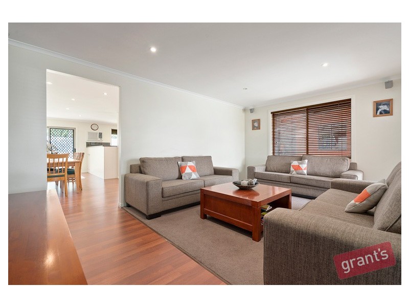 8 Lara Court, Hallam VIC 3803