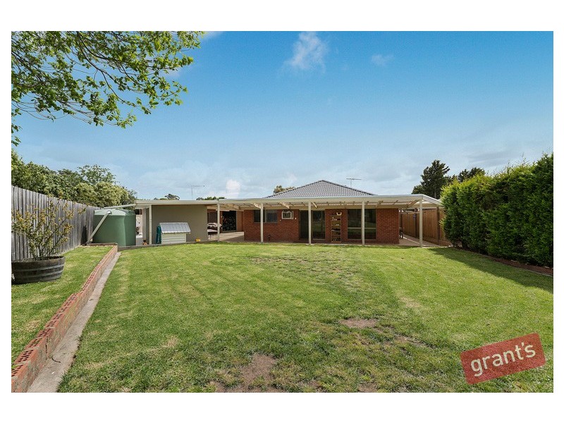 8 Lara Court, Hallam VIC 3803