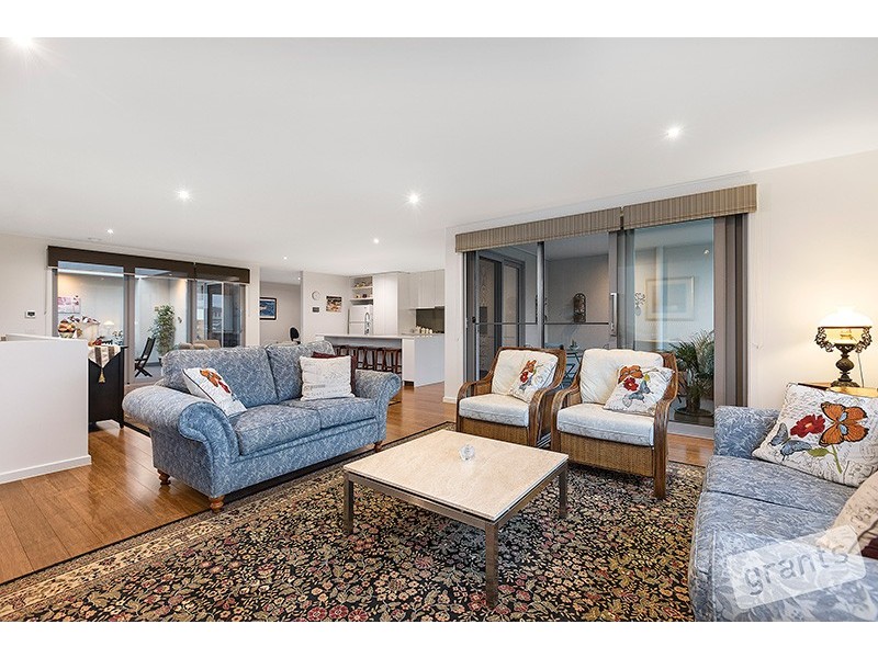 17 Trovita Drive, Berwick VIC 3806