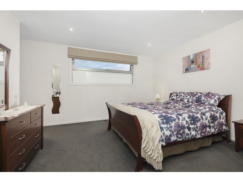 17 Trovita Drive, Berwick VIC 3806