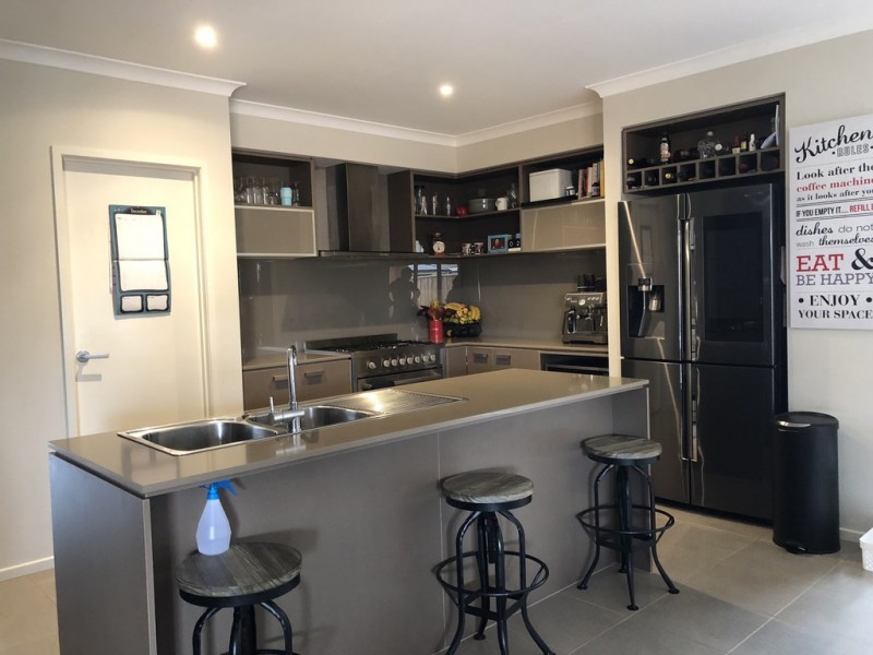 37 Fitzwilliam Circuit, Clyde North VIC 3978