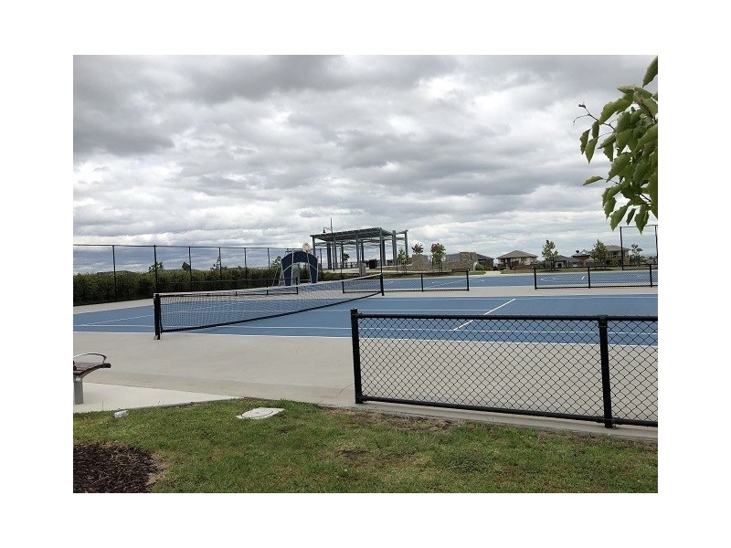 37 Fitzwilliam Circuit, Clyde North VIC 3978