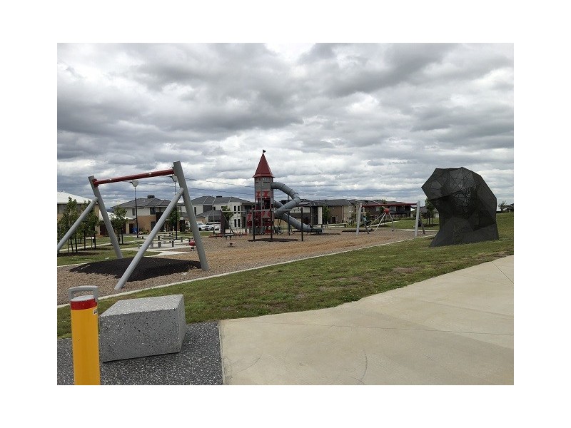 37 Fitzwilliam Circuit, Clyde North VIC 3978