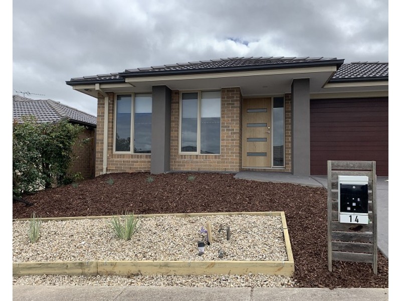 14 Clarendon Street, Pakenham VIC 3810