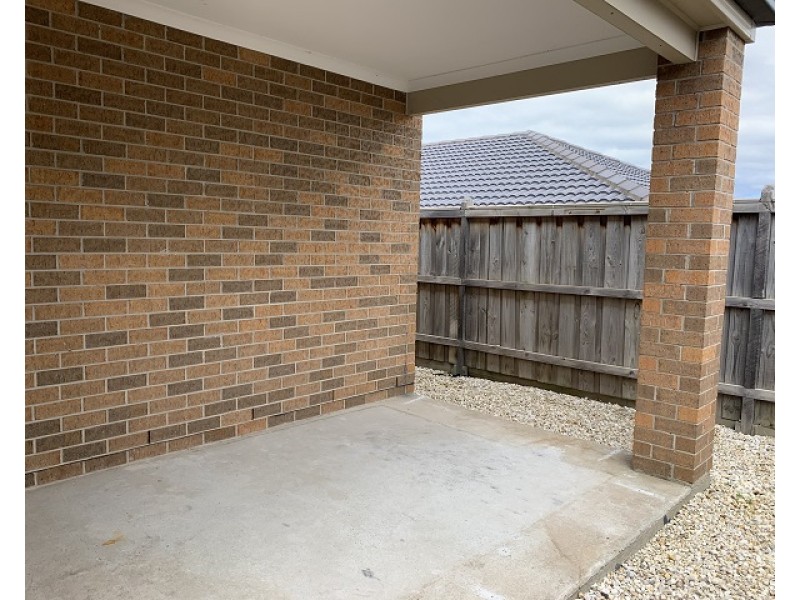 14 Clarendon Street, Pakenham VIC 3810