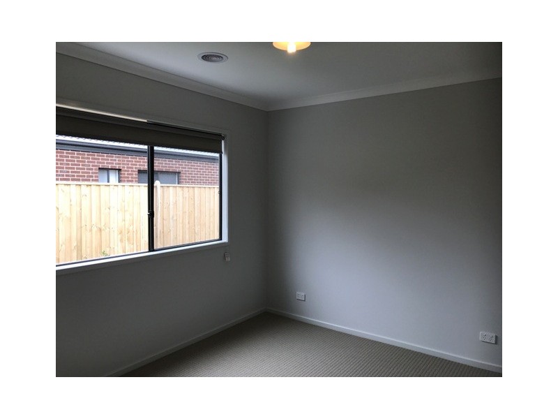 4 Callistemon Street, Officer VIC 3809