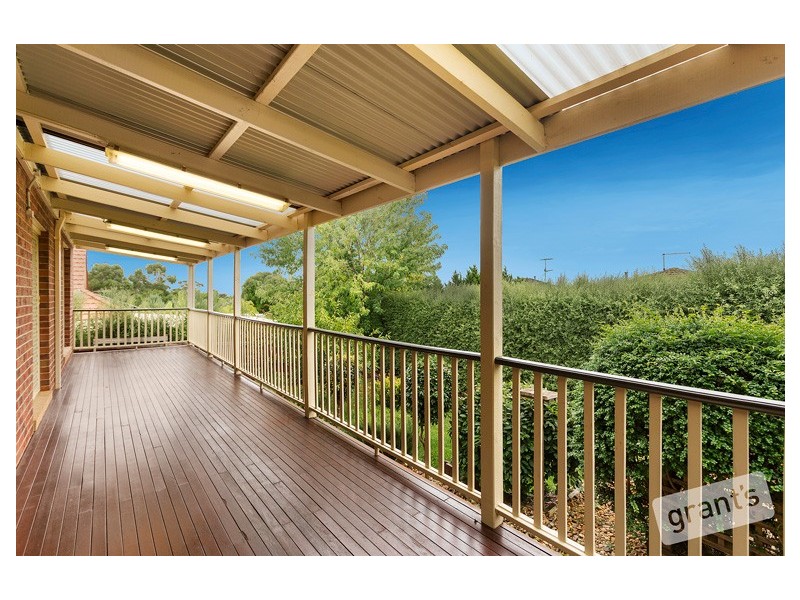 27 Mornington Grove, Berwick VIC 3806