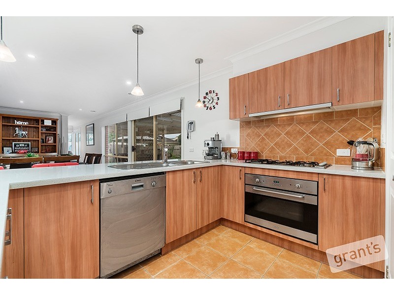 18 Ardenne Court, Narre Warren South VIC 3805