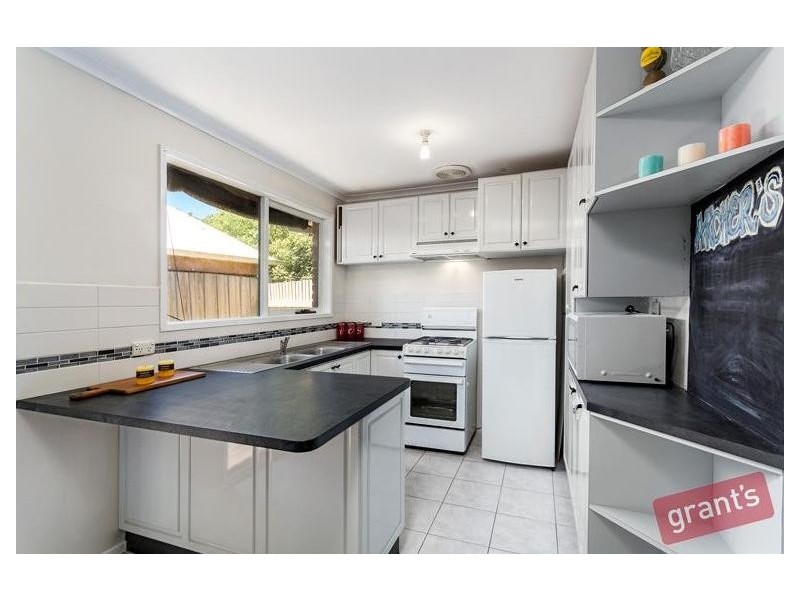 8 Lantana Drive, Narre Warren VIC 3805