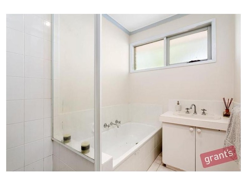 8 Lantana Drive, Narre Warren VIC 3805