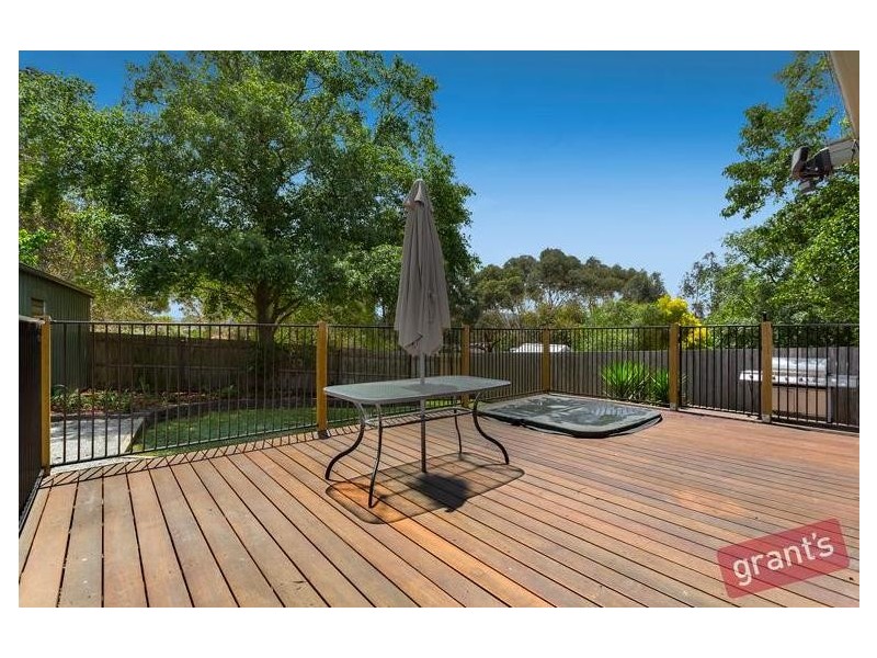 8 Lantana Drive, Narre Warren VIC 3805
