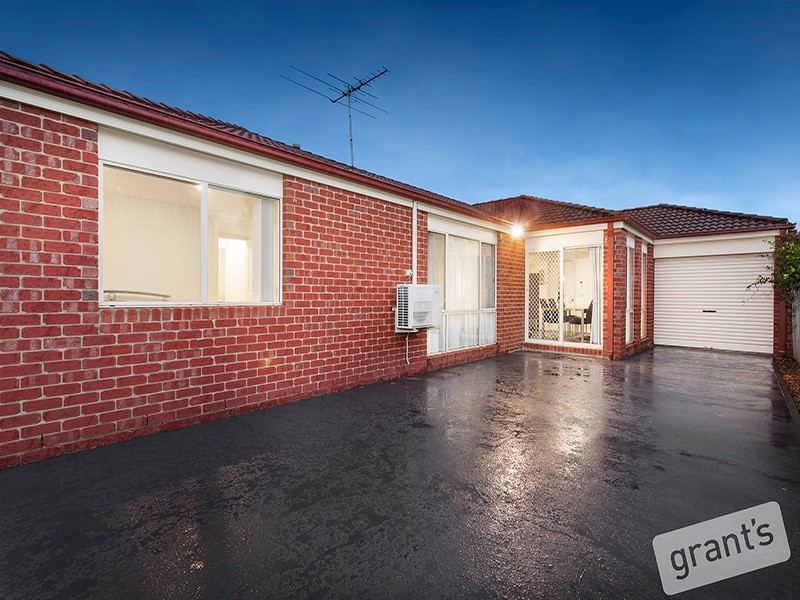10 Baronessa Avenue, Narre Warren South VIC 3805