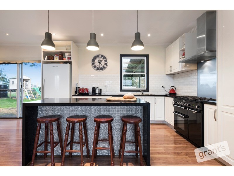 20 Forrest Drive, Nyora VIC 3987