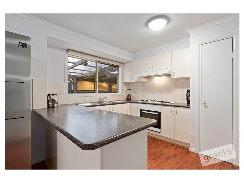 12 Bates Street, Cranbourne West VIC 3977