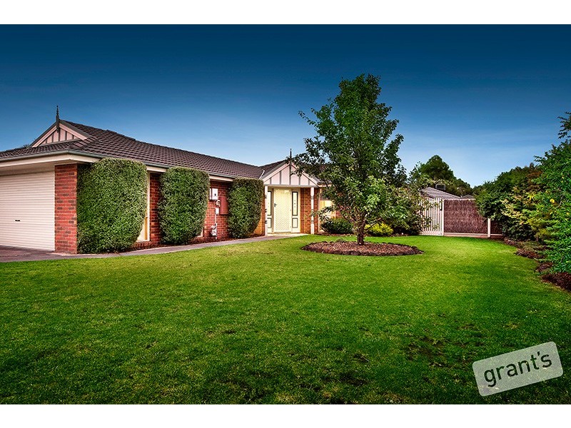 15 Eaglescliffe Crescent, Cranbourne VIC 3977