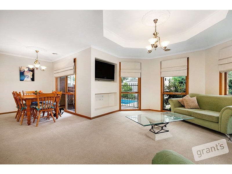 15 Eaglescliffe Crescent, Cranbourne VIC 3977