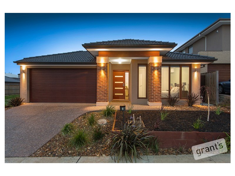 6 Ellaroo Circuit, Clyde North VIC 3978