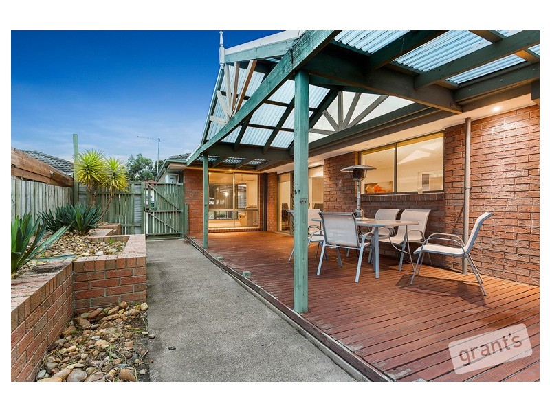 1 Raneen Place, Berwick VIC 3806