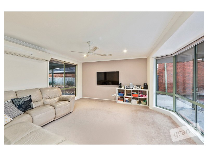 1 Raneen Place, Berwick VIC 3806
