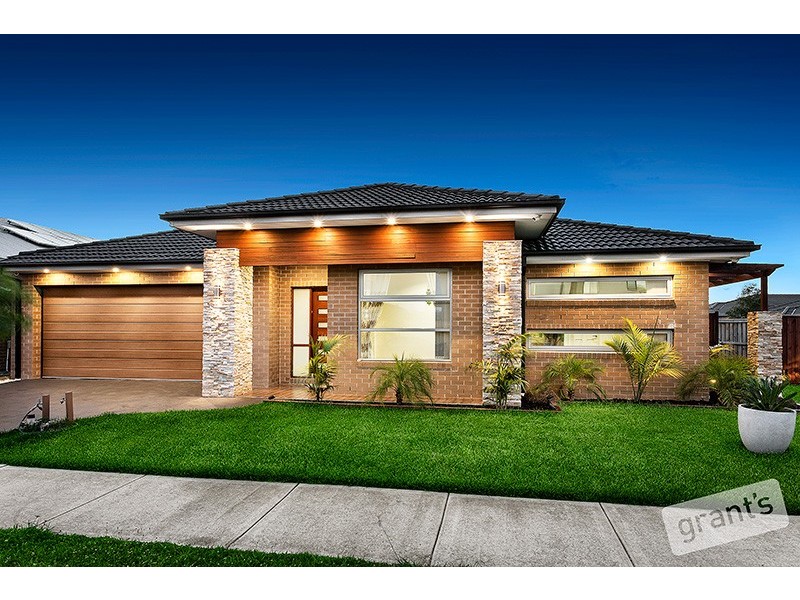 2 Chedword Road, Cranbourne North VIC 3977