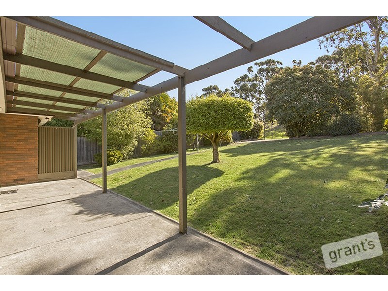 26 Outlook Drive, Berwick VIC 3806