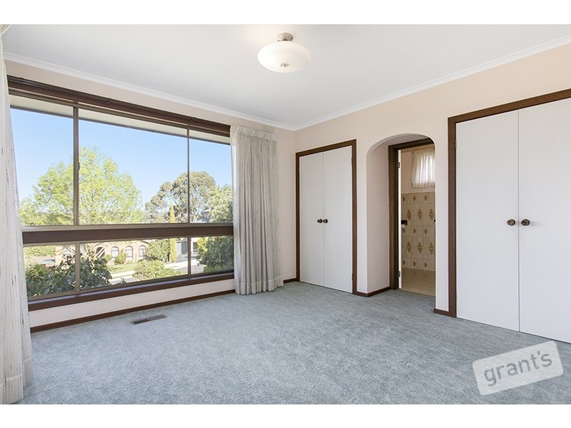 26 Outlook Drive, Berwick VIC 3806
