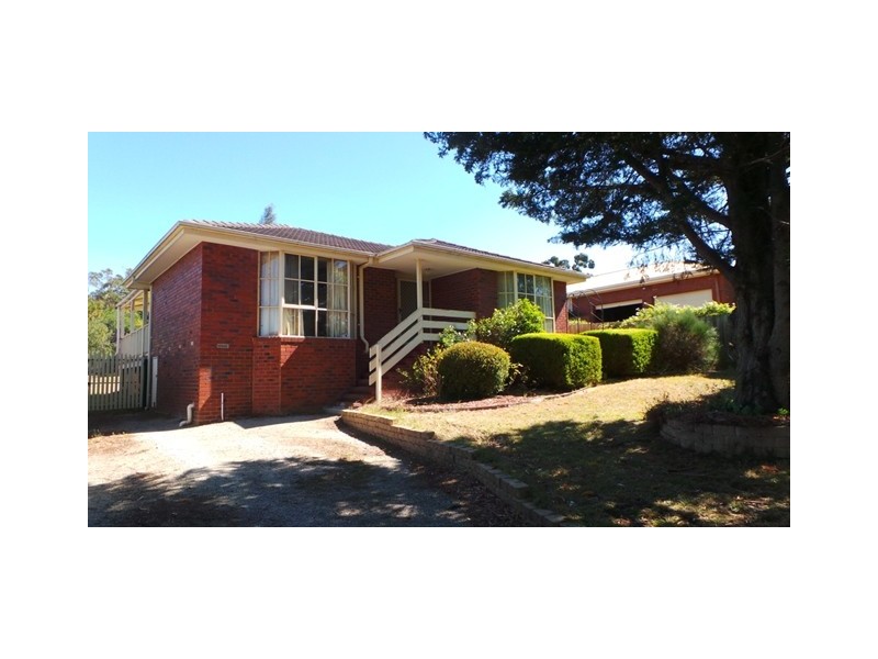 8 Baltaser Drive, Pakenham VIC 3810