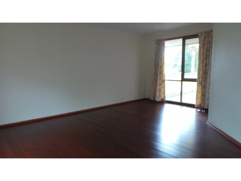 8 Baltaser Drive, Pakenham VIC 3810