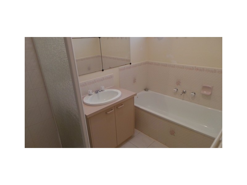 8 Baltaser Drive, Pakenham VIC 3810