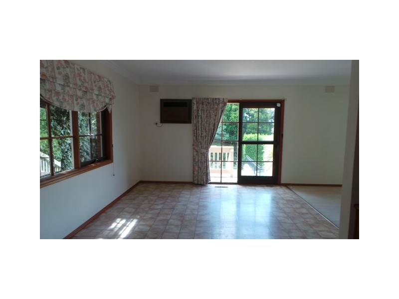 31 Outlook Drive, Berwick VIC 3806