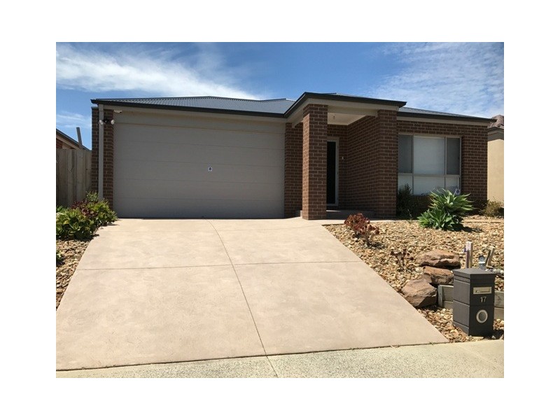 17 Keating Street, Pakenham VIC 3810