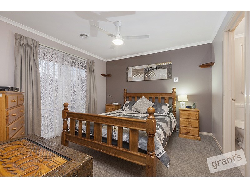 11 Sir Phillip Court, Pakenham VIC 3810