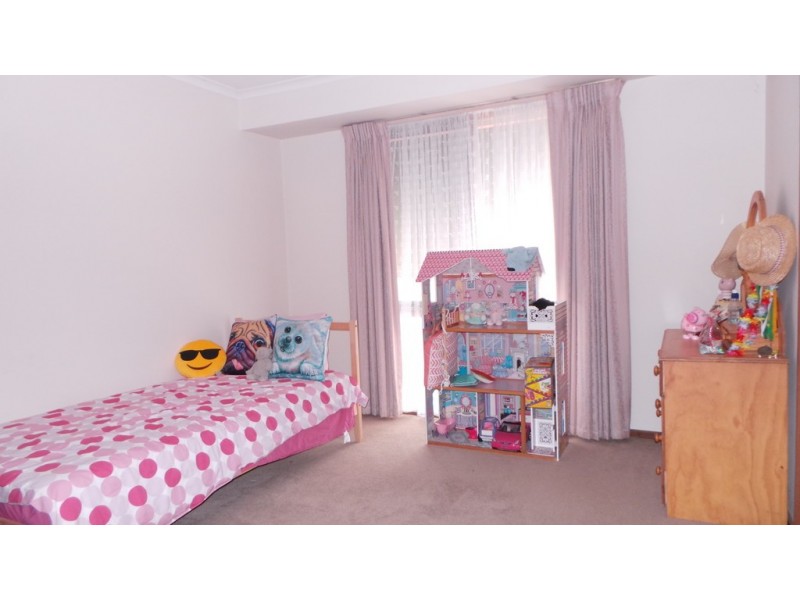 25 Willslie Crescent, Berwick VIC 3806