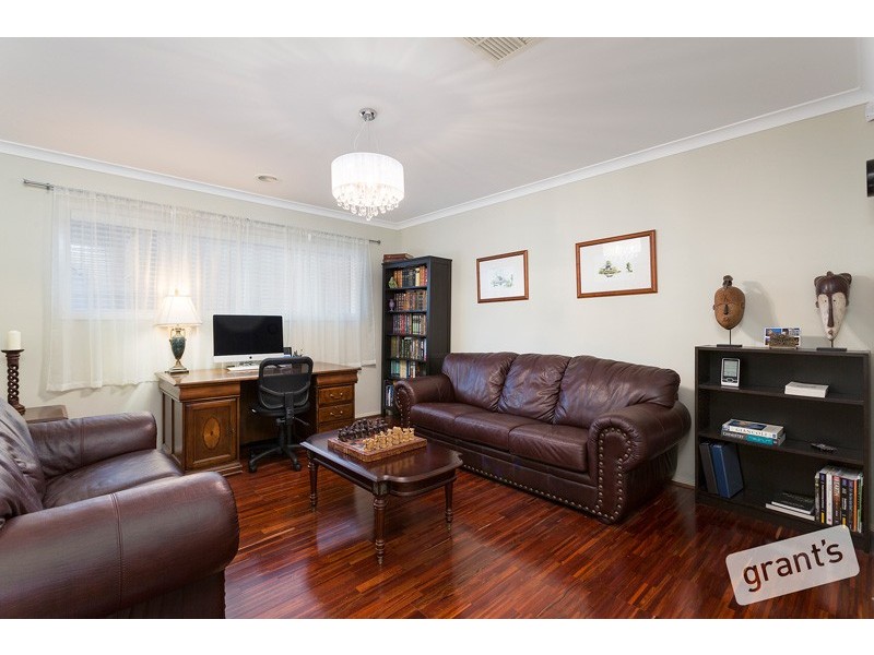 5 Moss Street, Cranbourne North VIC 3977