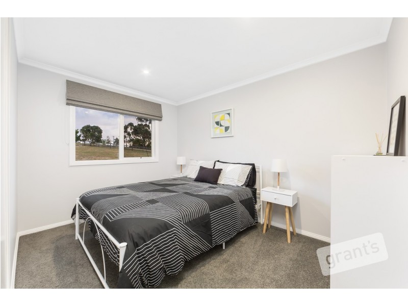 21 Follett Drive, Nyora VIC 3987