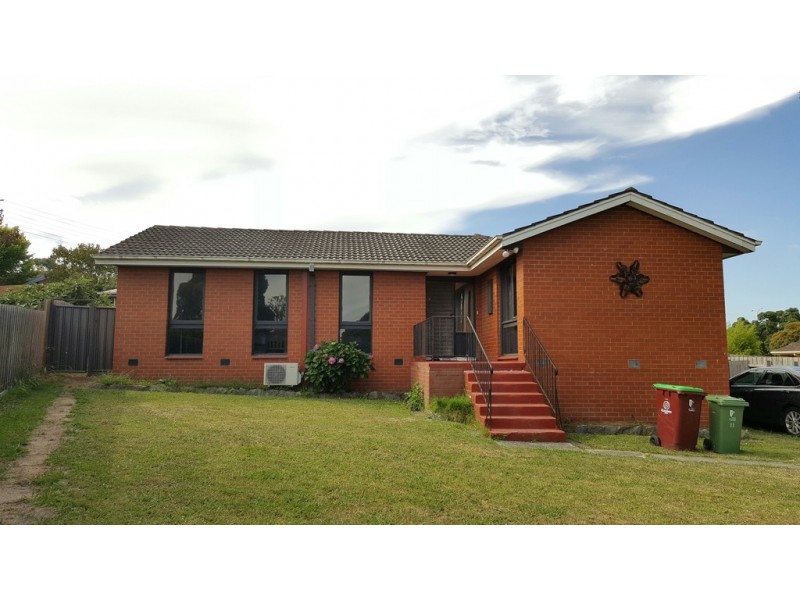 11 Cormorant Close, Endeavour Hills VIC 3802