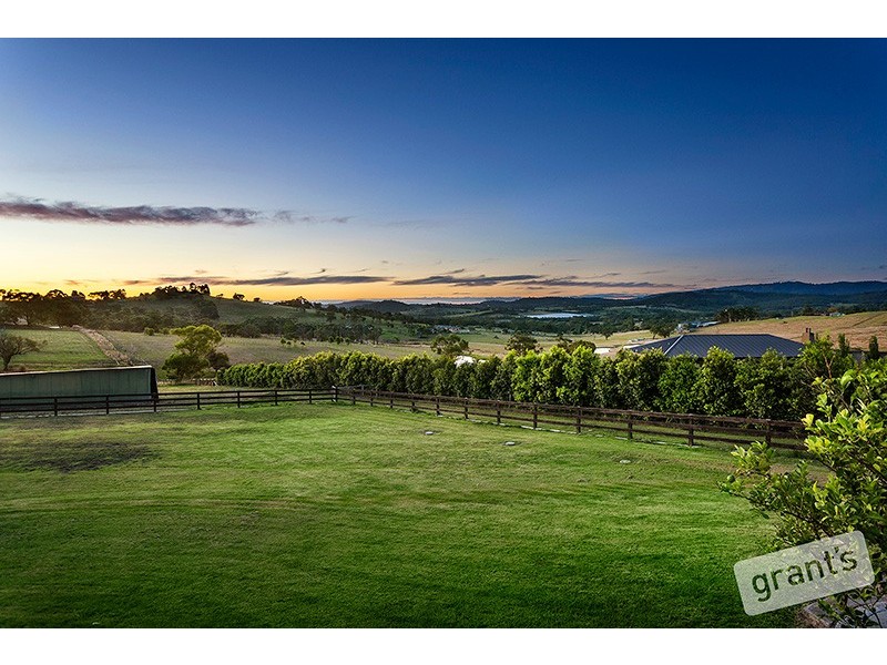 279 Harkaway Road, Narre Warren North VIC 3804