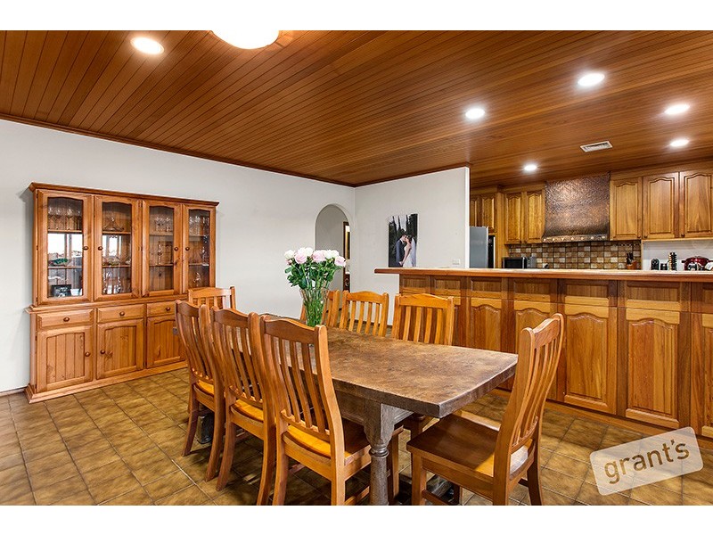 279 Harkaway Road, Narre Warren North VIC 3804