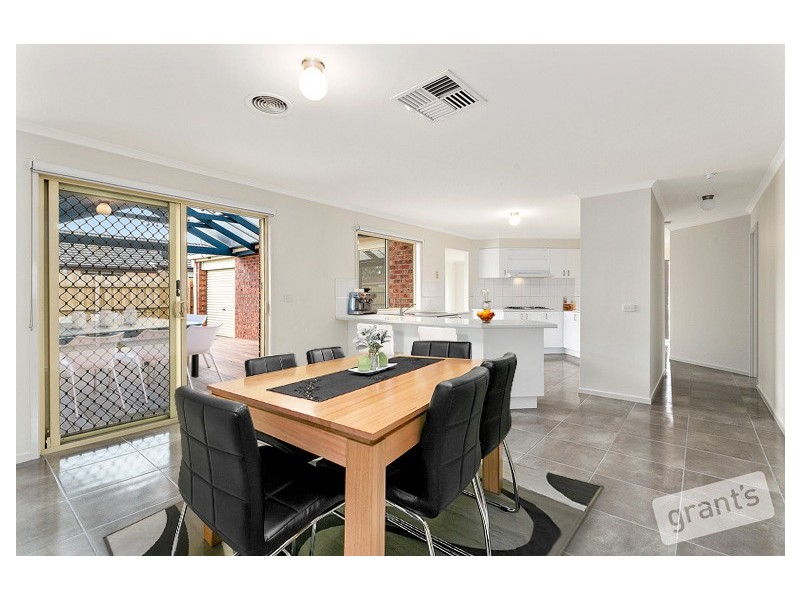 5 Kinsale View, Berwick VIC 3806