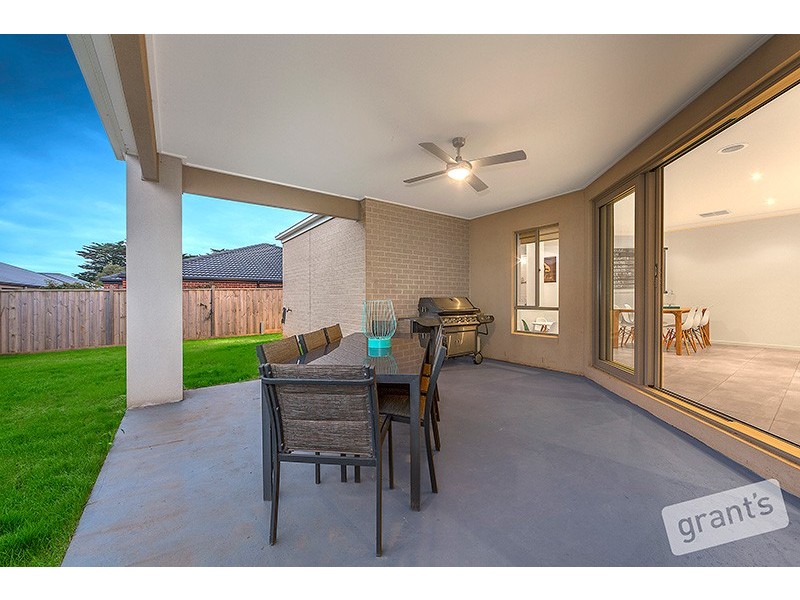 13 Scenic Avenue, Clyde VIC 3978