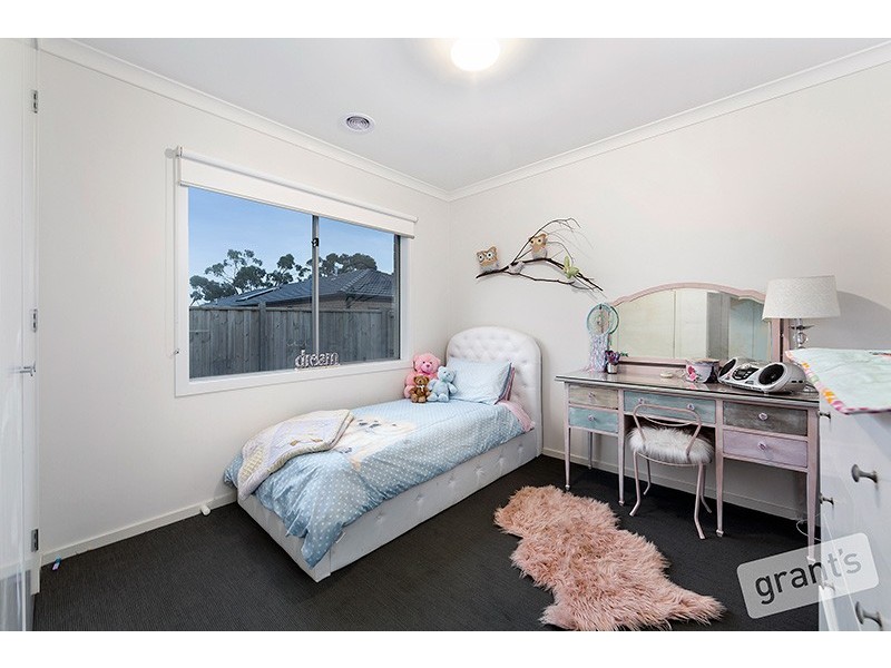 13 Scenic Avenue, Clyde VIC 3978