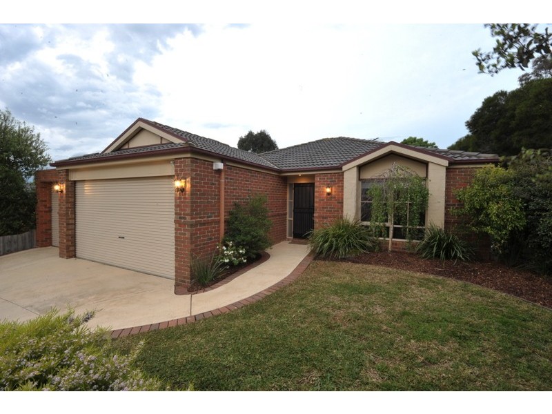 11 Yiota Court, Berwick VIC 3806