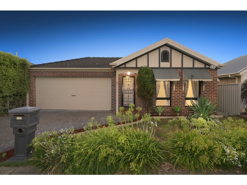 8 Catherine Place, Pakenham VIC 3810