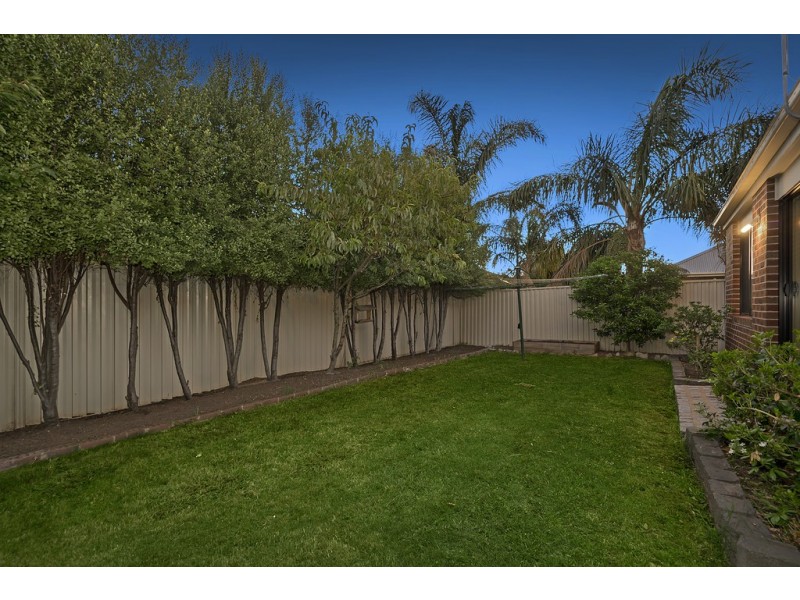 8 Catherine Place, Pakenham VIC 3810