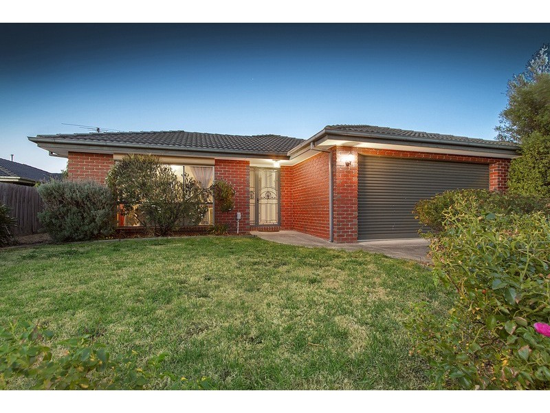 10 Shaftsbury Avenue, Berwick VIC 3806